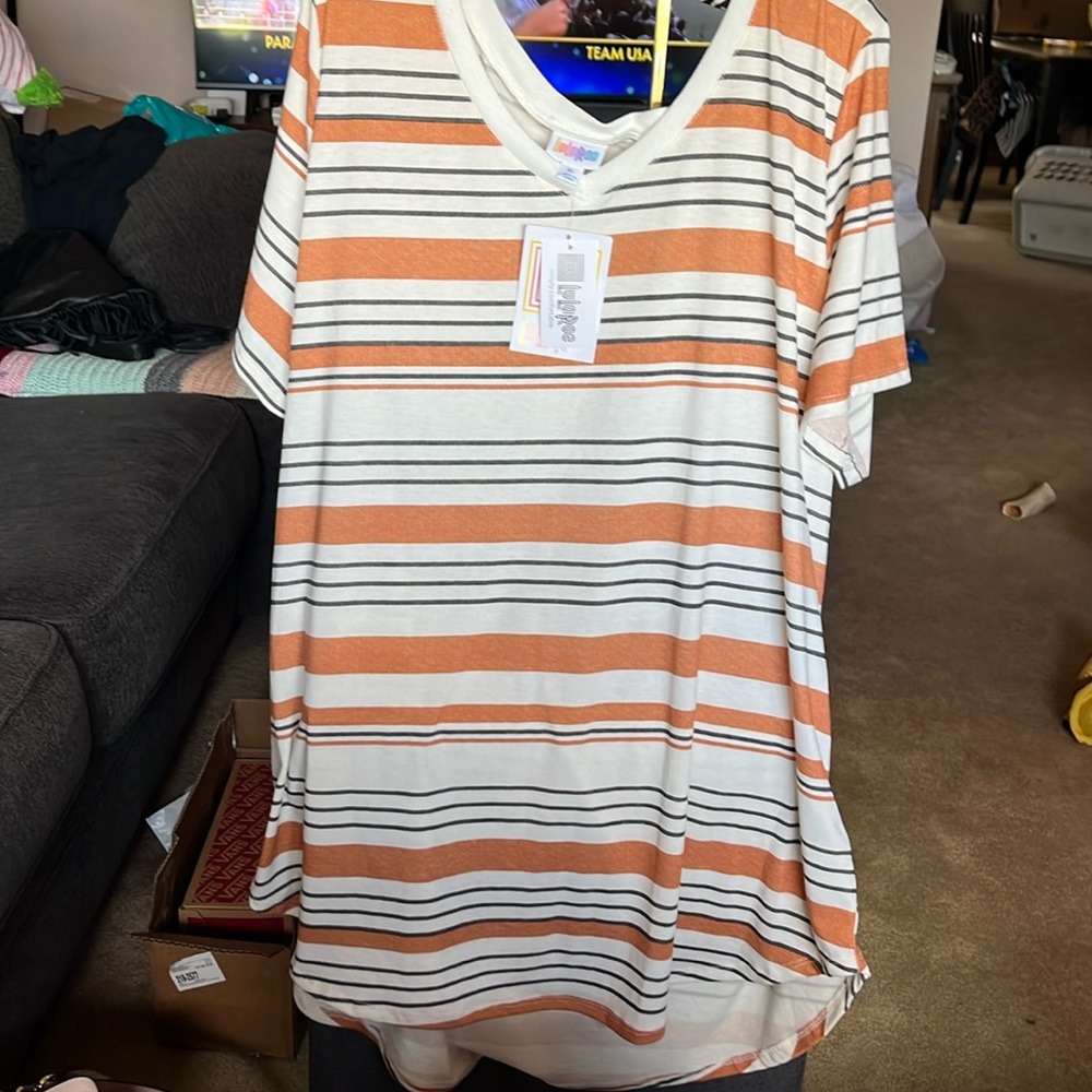 LuLaRoe Iris Tunic
